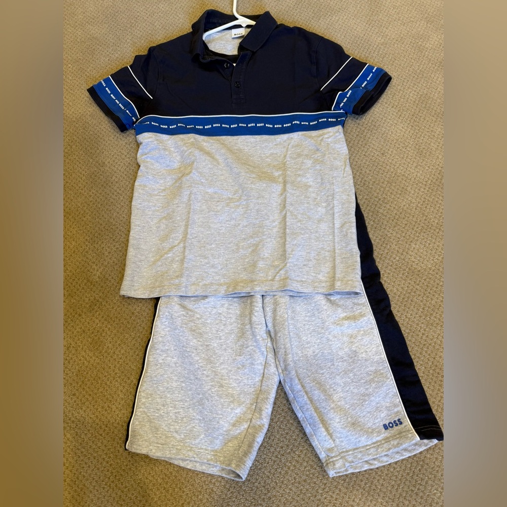 BOSS Kidswear
logo-print polo shirt and short set